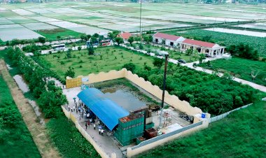 Người gắn tên mình với… rác
